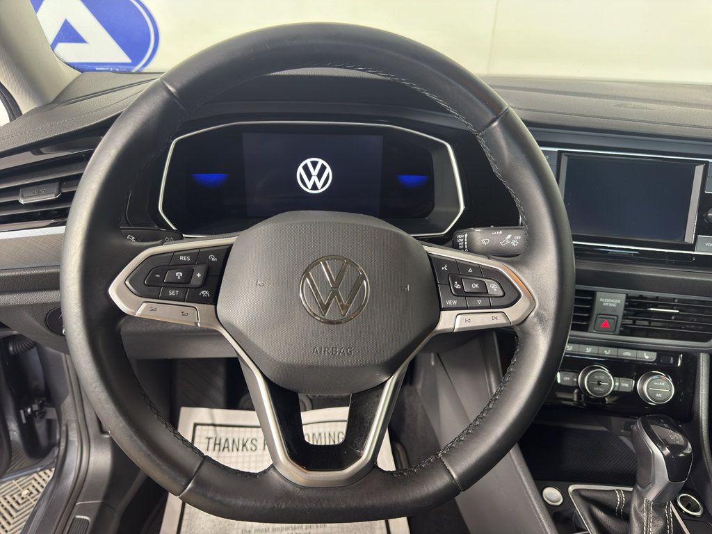 Used 2022 Volkswagen Jetta SE FWD image 22