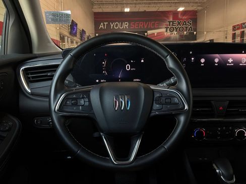 Used 2025 Buick Encore GX Preferred FWD image 30