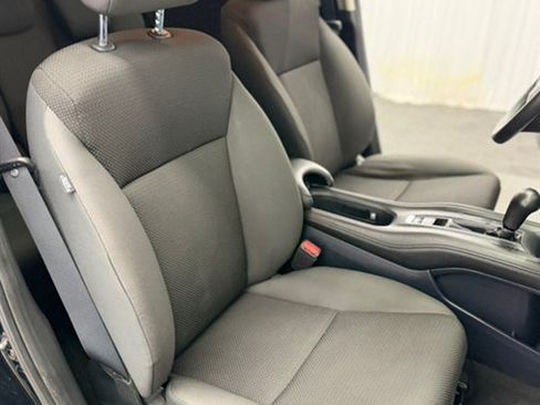Used 2021 Honda HR-V LX image 15