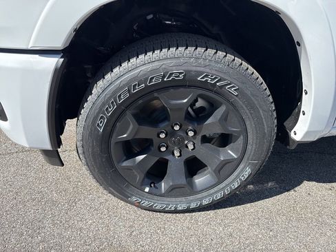 New 2026 RAM 1500 4x4 Crew Cab image 9