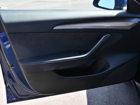 Used 2022 Tesla Model 3 Standard Range RWD image 13