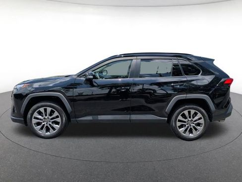 Used 2023 Toyota RAV4 XLE Premium FWD image 3