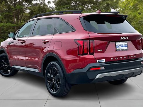Used 2022 Kia Sorento S w/ Panoramic Sunroof Package image 4
