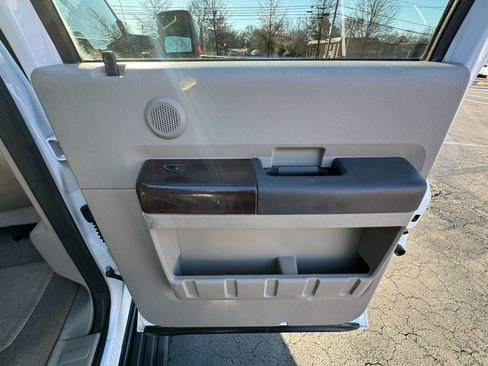 Used 2008 Ford F350 Lariat image 21