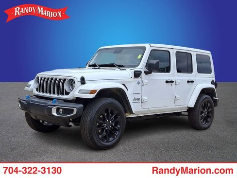 Used 2024 Jeep Wrangler Unlimited Sahara AWD/4WD image 1
