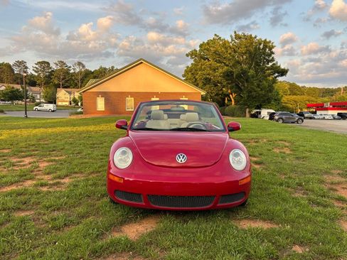 Used 2009 Volkswagen Beetle S image 2