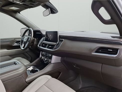 Used 2022 GMC Yukon XL SLT w/ SLT Premium Package image 14
