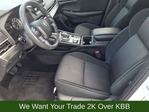 Used 2022 Mitsubishi Outlander ES image 9