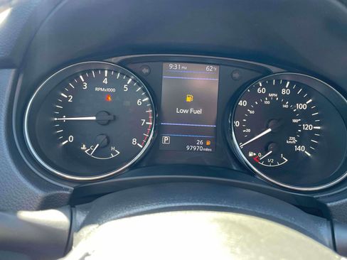 Used 2019 Nissan Rogue SV AWD/4WD image 9