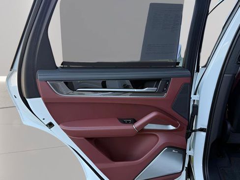 Used 2025 Porsche Cayenne GTS image 25