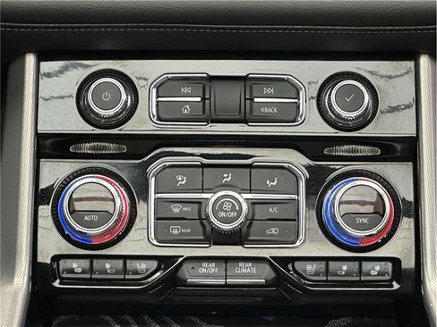 Used 2022 GMC Yukon Denali w/ Denali Ultimate Package image 22