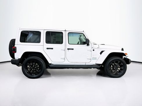 Used 2023 Jeep Wrangler Sahara w/ Cold Weather Group image 10