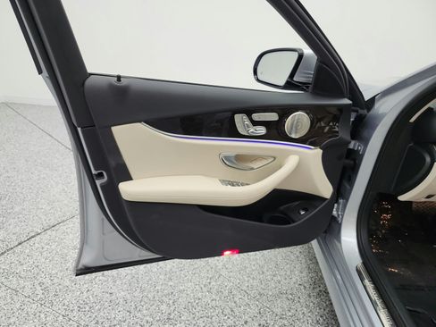 Used 2022 Mercedes-Benz E 350 Sedan image 15