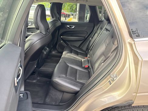 Used 2023 Volvo XC60 B5 Plus w/ Climate Package AWD/4WD image 30