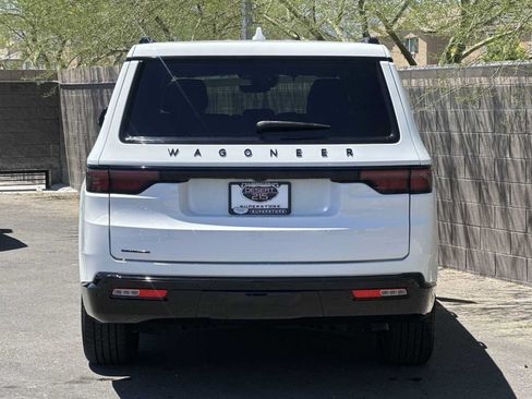 Used 2023 Jeep Wagoneer Series II AWD/4WD image 7