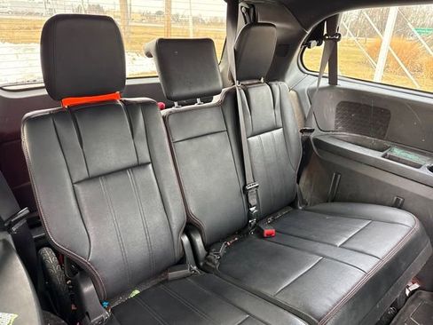 Used 2019 Dodge Grand Caravan GT image 11