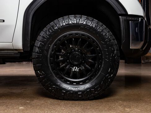 Used 2024 GMC Sierra 3500 SLE image 12