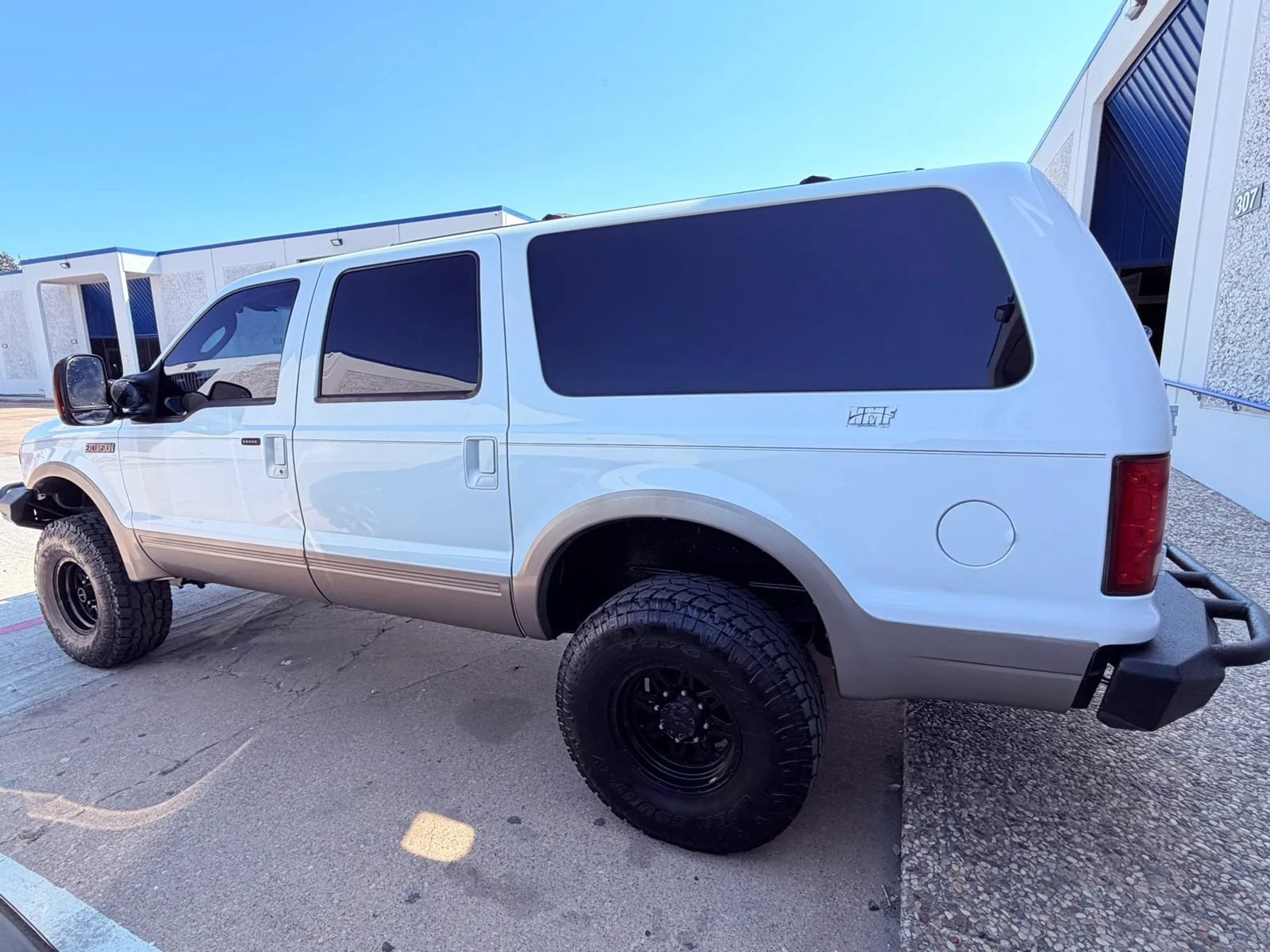 Used 2005 Ford Excursion Eddie Bauer AWD/4WD image 4