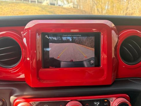 Used 2021 Jeep Gladiator Sport image 21