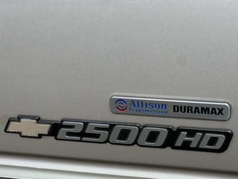 Used 2006 Chevrolet Silverado 2500 LT w/ Heavy-Duty Power Package RWD image 36