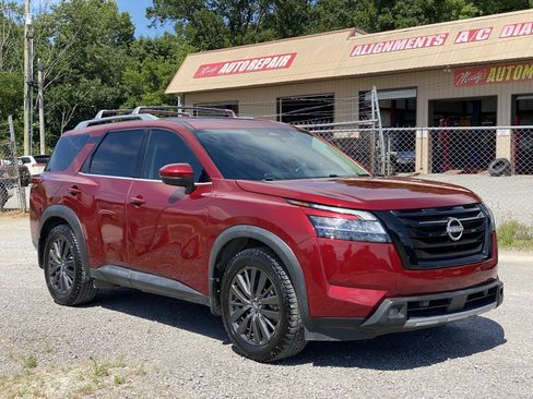 Used 2022 Nissan Pathfinder SL w/ SL Premium Package FWD image 2
