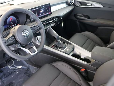 New 2025 Alfa Romeo Tonale w/ Premium Package image 18
