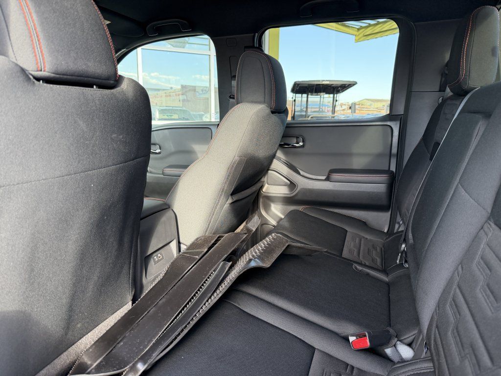 Used 2024 Nissan Frontier PRO-4X w/ Off-Road Protection Package AWD/4WD image 33