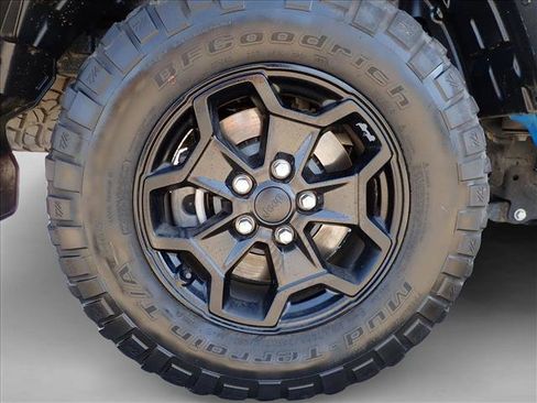 Used 2021 Jeep Gladiator Willys image 7