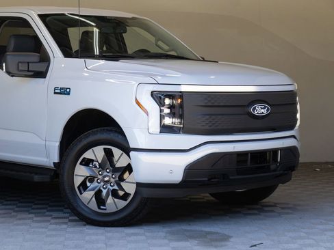 Used 2025 Ford F150 Lightning Flash AWD/4WD image 3
