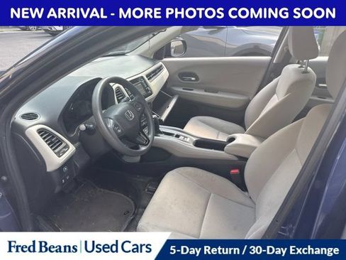 Used 2017 Honda HR-V LX image 11