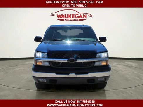 Used 2004 Chevrolet Avalanche Z71 w/ Preferred Equipment Group AWD/4WD image 2