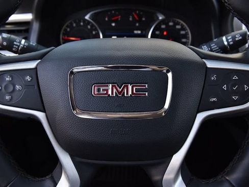 Used 2023 GMC Acadia SLT FWD image 22