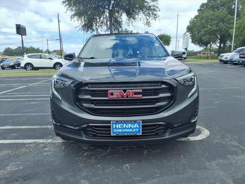 Used 2021 GMC Terrain SLE w/ Driver Convenience Package FWD image 14