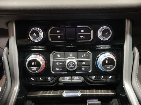 Used 2024 GMC Yukon Denali w/ Denali Reserve Package AWD/4WD image 36