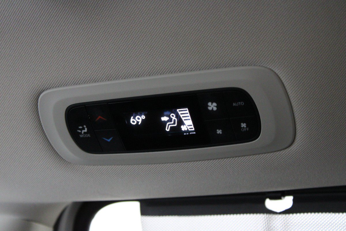 Used 2022 Chrysler Pacifica Touring-L FWD image 32