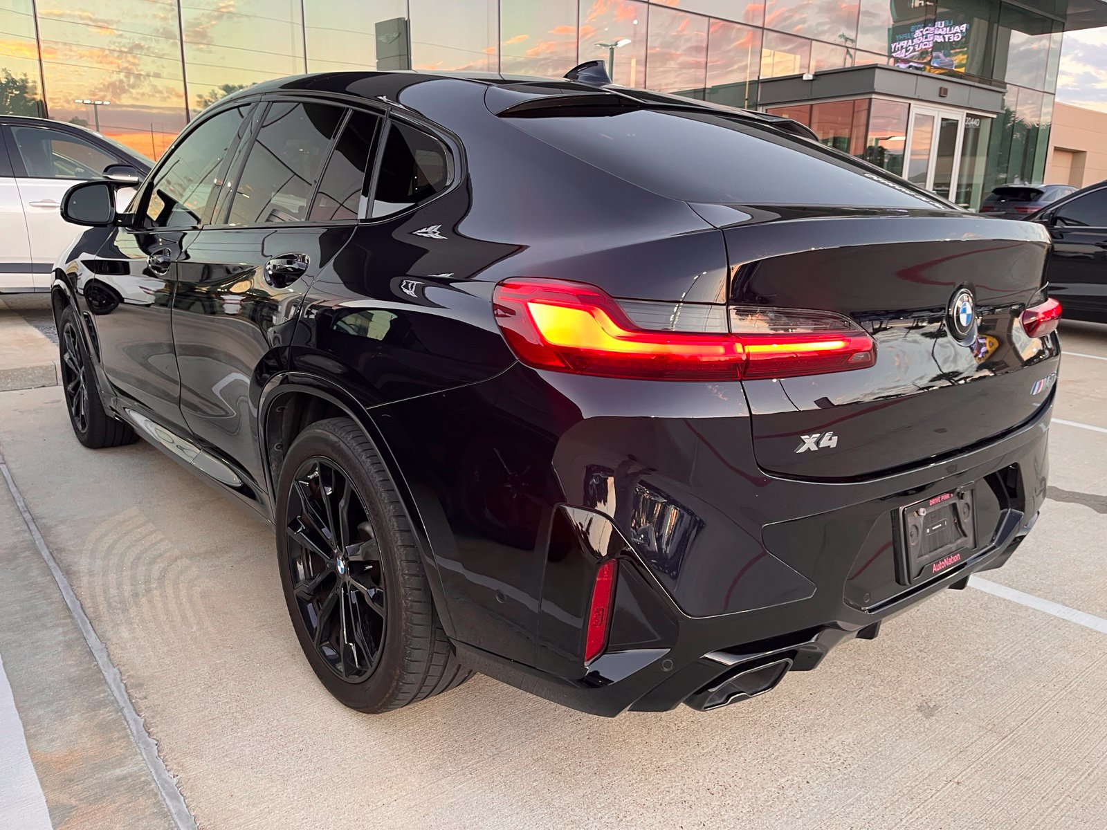 Used 2024 BMW X4 M40i w/ Premium Package AWD/4WD image 3