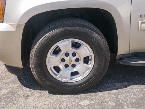 Used 2013 Chevrolet Tahoe LS w/ Convenience Package RWD image 5