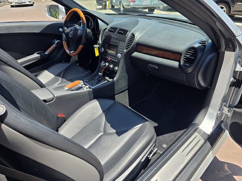 Used 2011 Mercedes-Benz SLK 350 image 9