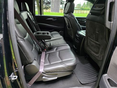 Used 2016 Cadillac Escalade ESV Platinum image 16