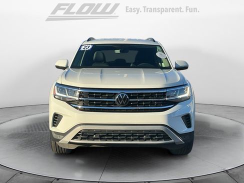 Certified 2023 Volkswagen Atlas SE image 2