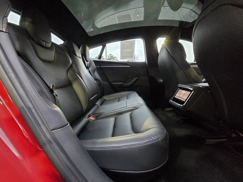 Used 2022 Tesla Model S image 17