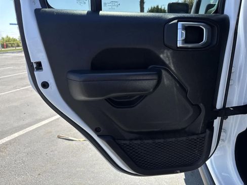 Used 2024 Jeep Wrangler Unlimited Rubicon image 23