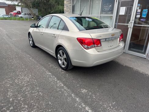 Used 2011 Chevrolet Cruze LT FWD image 3