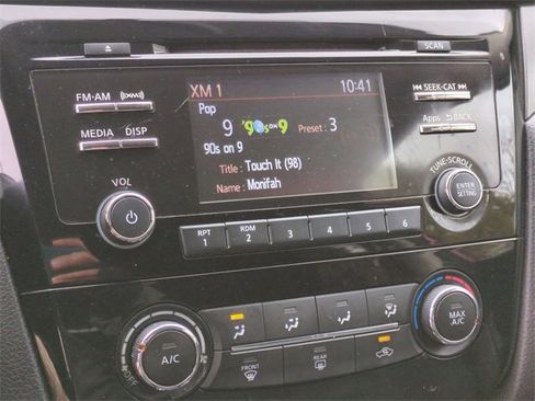 Used 2016 Nissan Rogue SV image 14