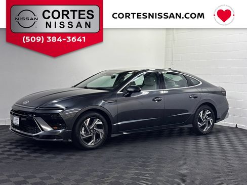Used 2025 Hyundai Sonata SEL FWD image 1
