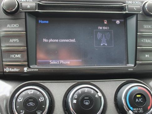 Used 2015 Toyota RAV4 LE FWD image 25