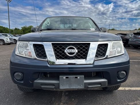 Used 2019 Nissan Frontier SV RWD image 2