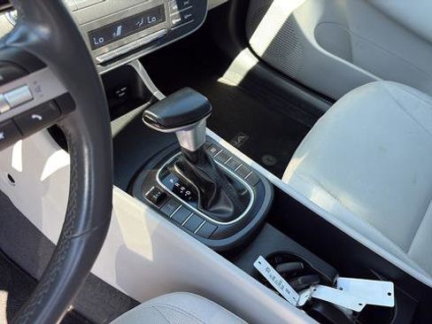 Used 2024 Hyundai Kona SEL AWD/4WD image 13