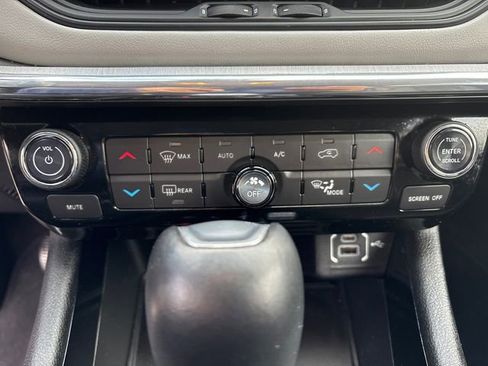Used 2022 Jeep Compass Limited w/ Elite Group AWD/4WD image 25