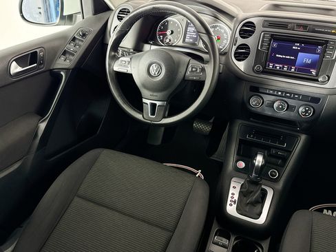 Used 2018 Volkswagen Tiguan Limited w/ Premium Package image 27